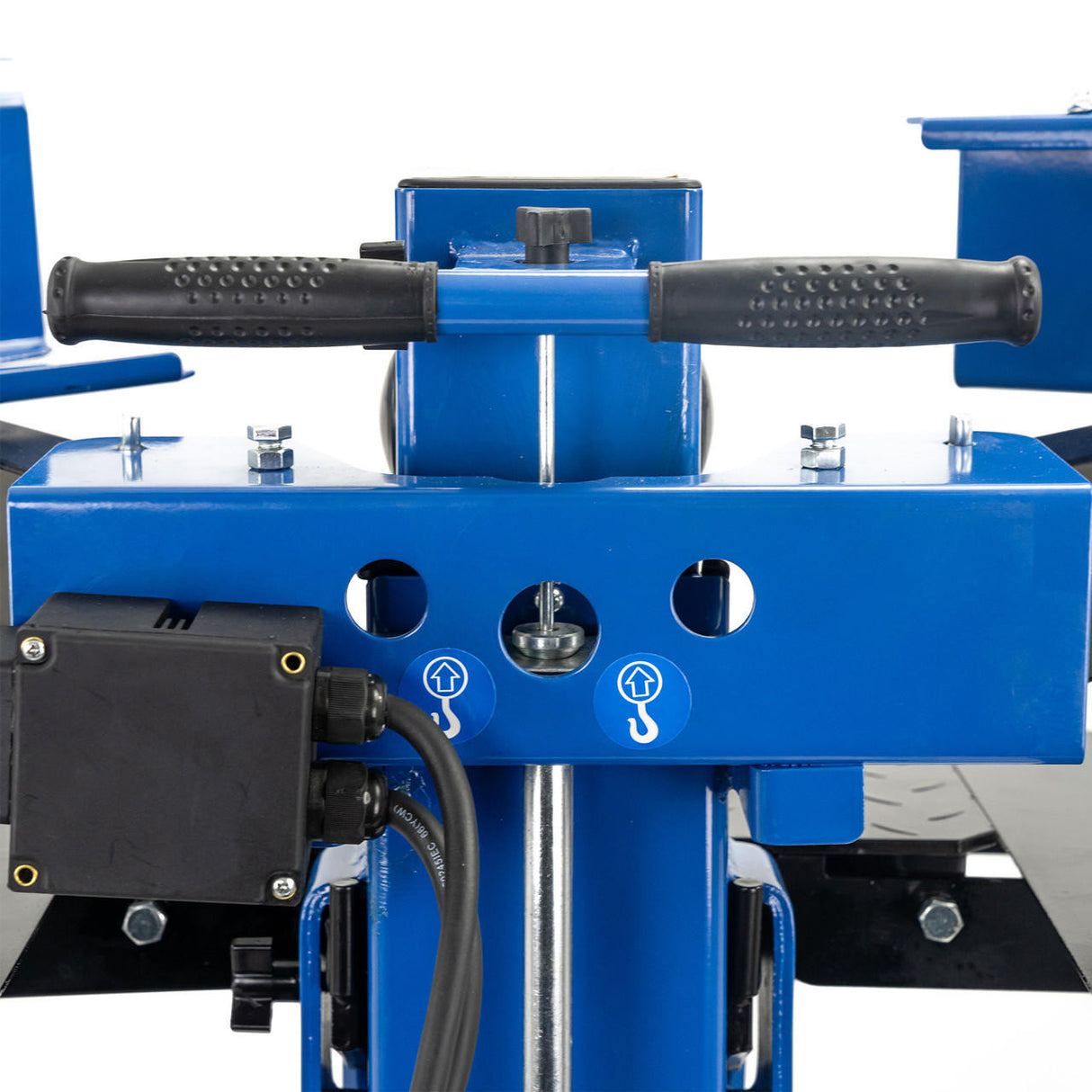 The Hyundai HYLS8000VE Log Splitter is designed for 2 handed operation, which prevents you from splitting wood unless both hands are out of harm's way.