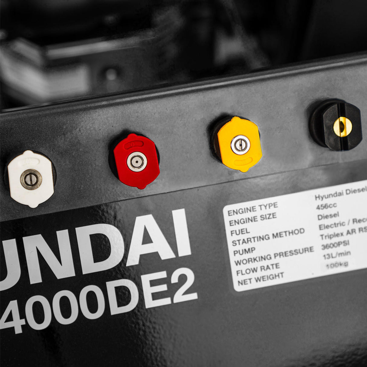 Vibration damper plate: Protects the pressure washer from vibration damage and extends the lifespan of the machine