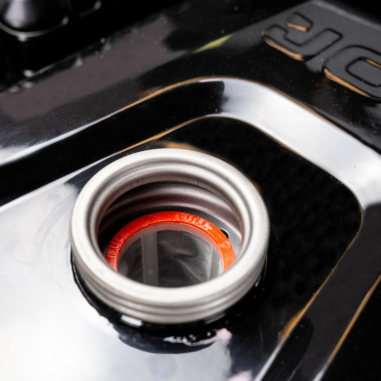 JCB 120mm / 4.72” Heavy-duty Petrol Wood Chipper 457cc, 15hp 4-Stroke, Electric Start | JCB-CH150120PE