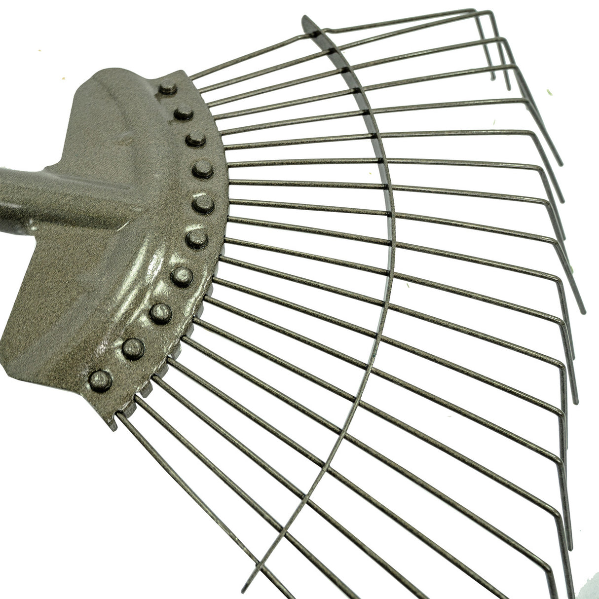 Use: Suitable for everyday landscaping and contractor jobs such as raking and clearing debris
