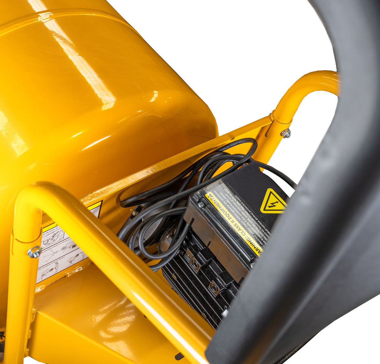 High-Torque 550W Motor: Helps produce strong and cohesive concrete mixes for small to medium sized construction projects