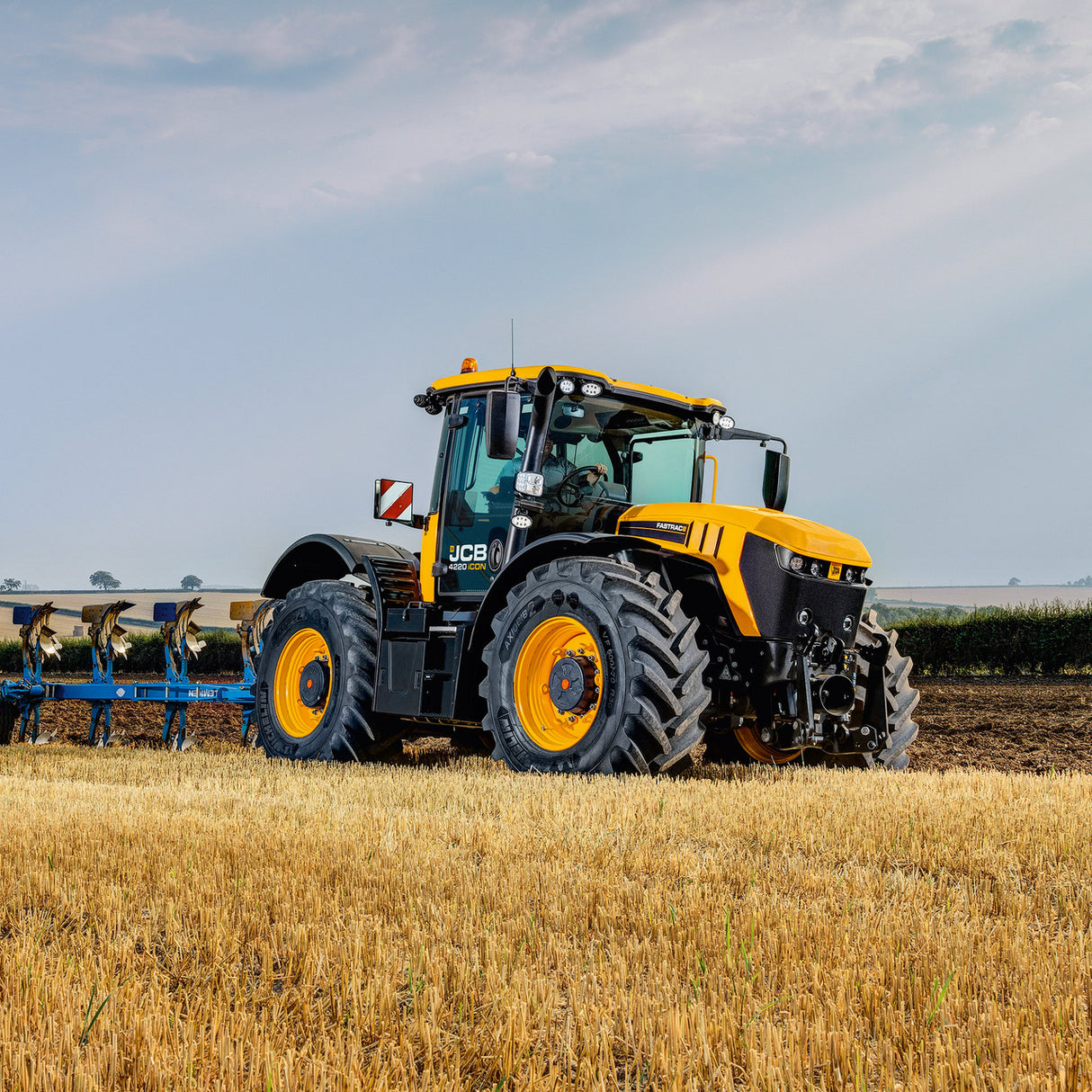 JCB 42’’ Roller Tool Cabinet, 11 Drawers, Steel with Hardwood Worktop and Fastrac Tractor Wrap | JCBFSTRCBB