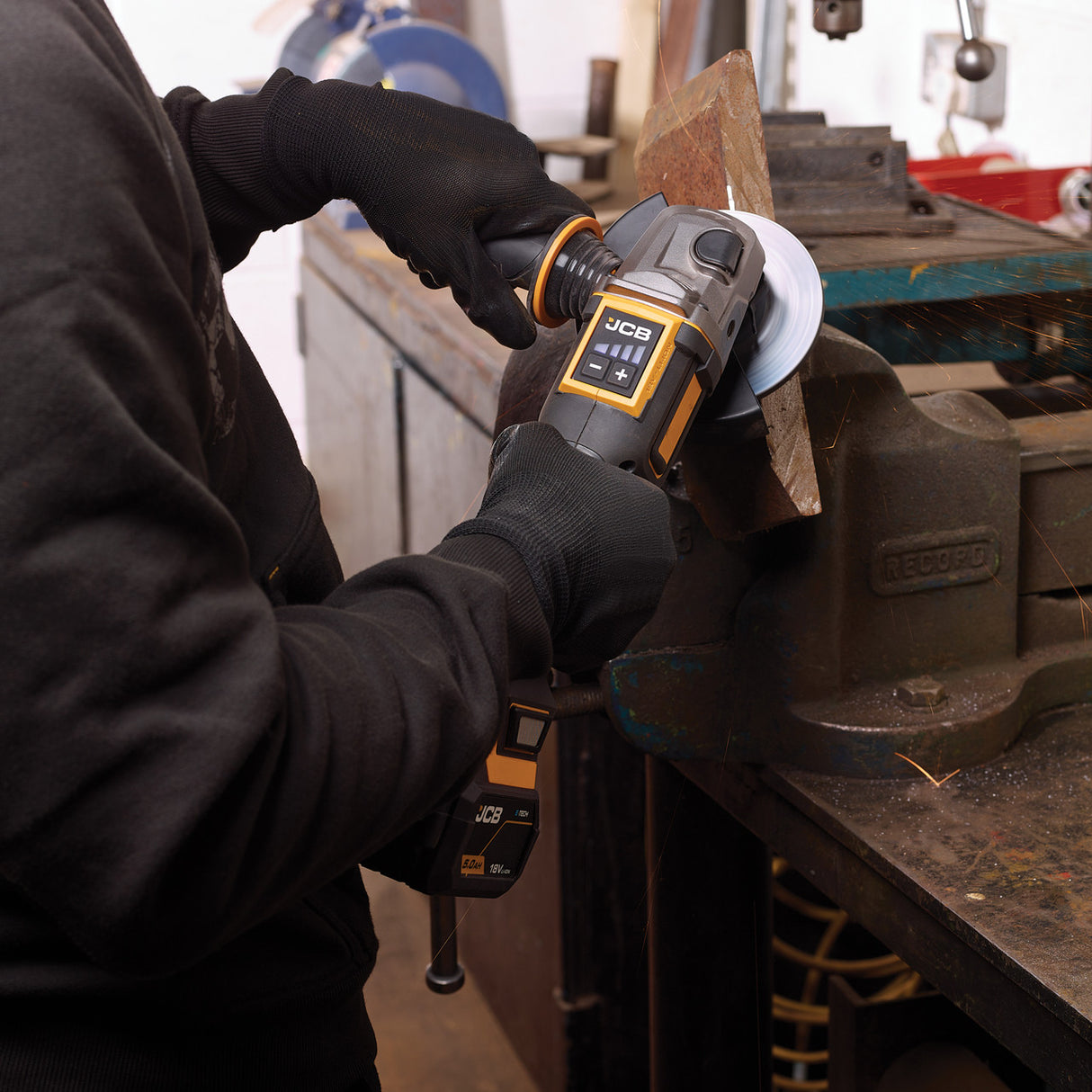 JCB Pro 18V Angle Grinder, 4.5"/ 115mm, Digital Speed Control, Anti-Vibration, Paddle Switch (Bare Tool) | JCB-18PAG-115