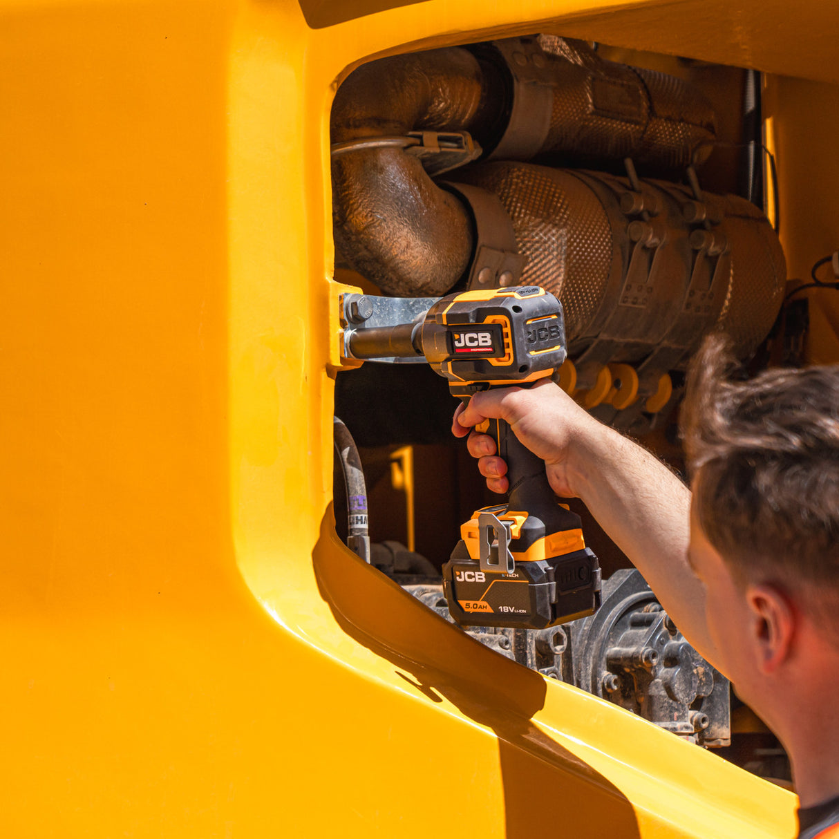 JCB Pro 18V ½” Impact Wrench, 280Nm Fastening, 350Nm ‘Nut-Busting’ Torque, (Bare Tool) | JCB-18PIW-350