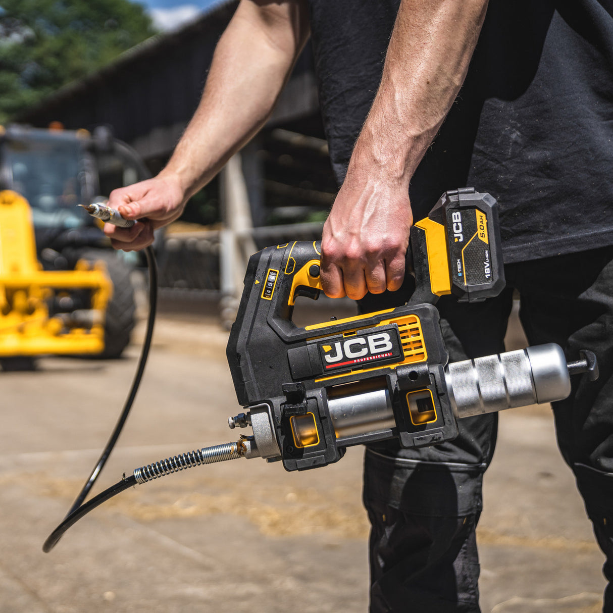 Max Pressure: Up to 10,150 psi (700 bar) on setting 1, 5,800 psi (400 bar) on setting 2 Flow Rate: Up to 300g/min for efficient lubrication