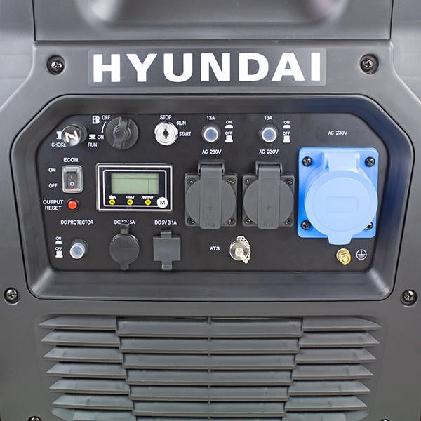 Hyundai 6600W / 6.6kW Petrol Inverter Generator, Remote Keyfob & Electric Start, Wheels & Closed Case Design, DC & USB | HY6500SEi