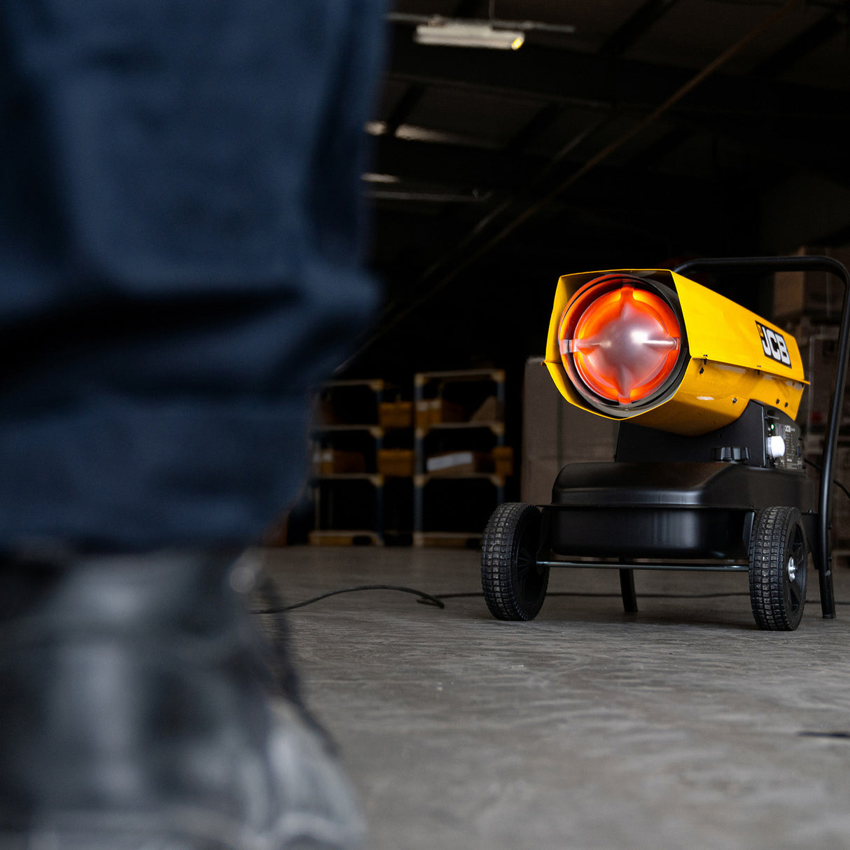 JCB 215,000BTU / 63kW Diesel Space Heater 1300m³ Coverage, Diesel or Kerosene, Thermostat | JCB-SH215D