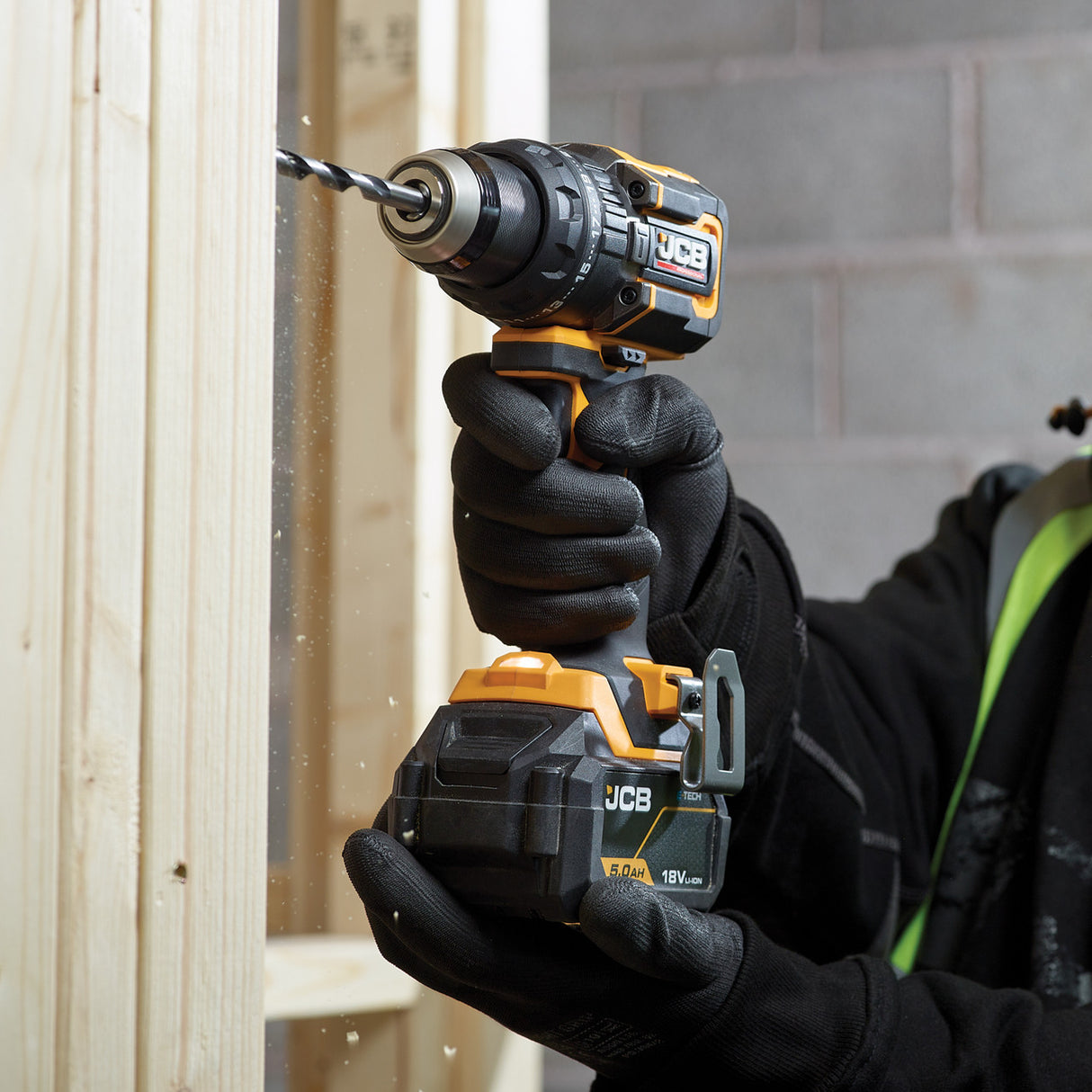 JCB Pro 18V Pro, 75Nm Combi Drill, 115mm Angle Grinder, 2x 5.0Ah Li-ion Batteries & 4.5A Fast Charger (with Soft Tool Bag) | JCB-18PKIT-4