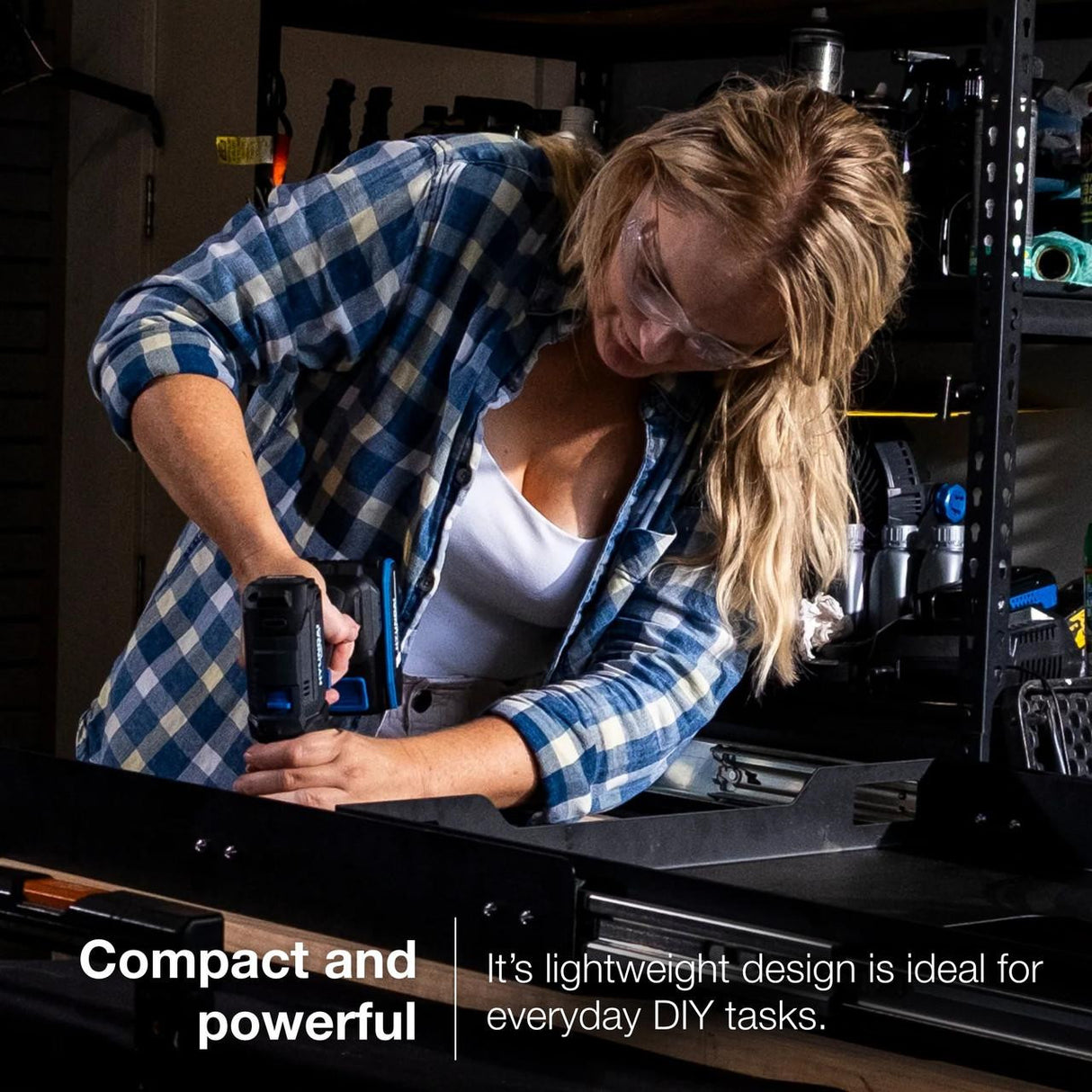 Compact power tool