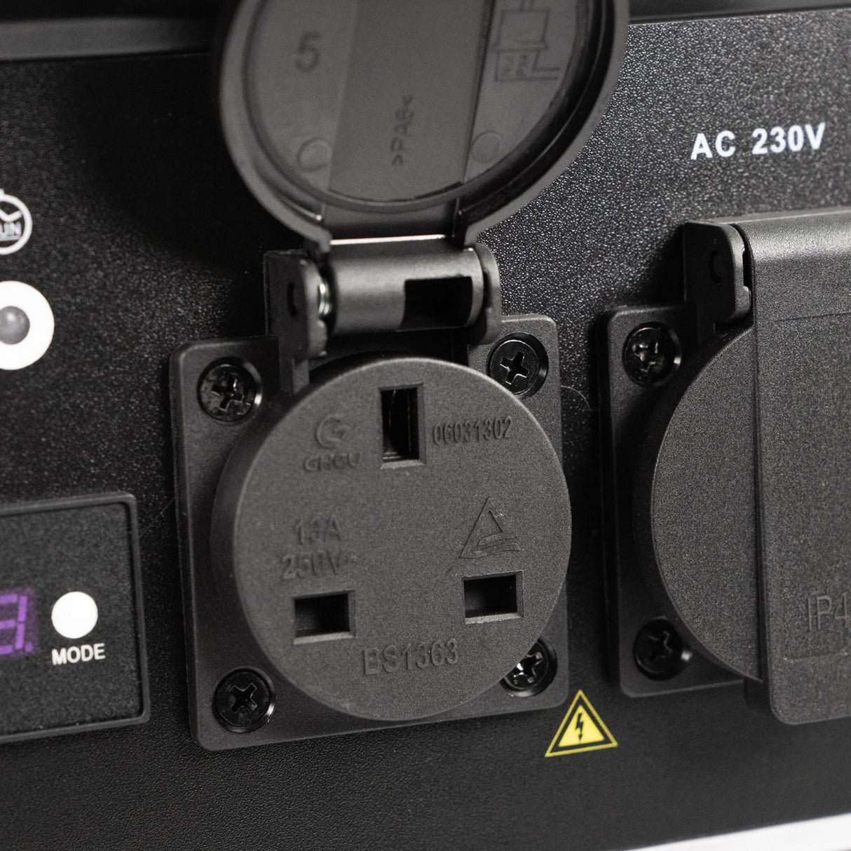 Hyundai 3.3kW / 3300W Inverter Open Framed Generator, Recoil Start, Pure Sine Wave | HY3750i