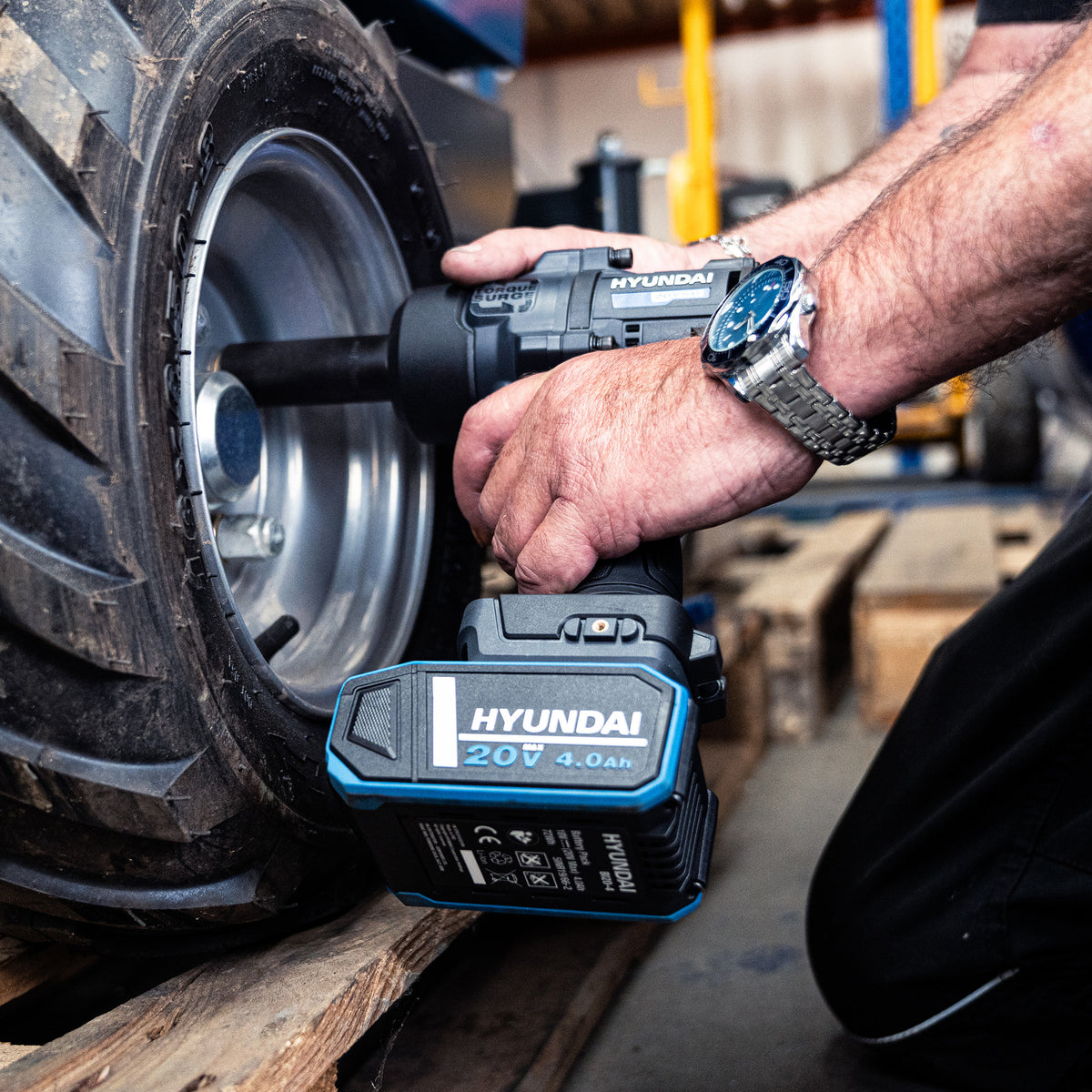 Hyundai 20V 700Nm Impact Wrench Kit, 4Ah Battery and 2A Charger
