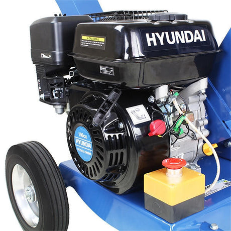 Portable lightweight wood chipper