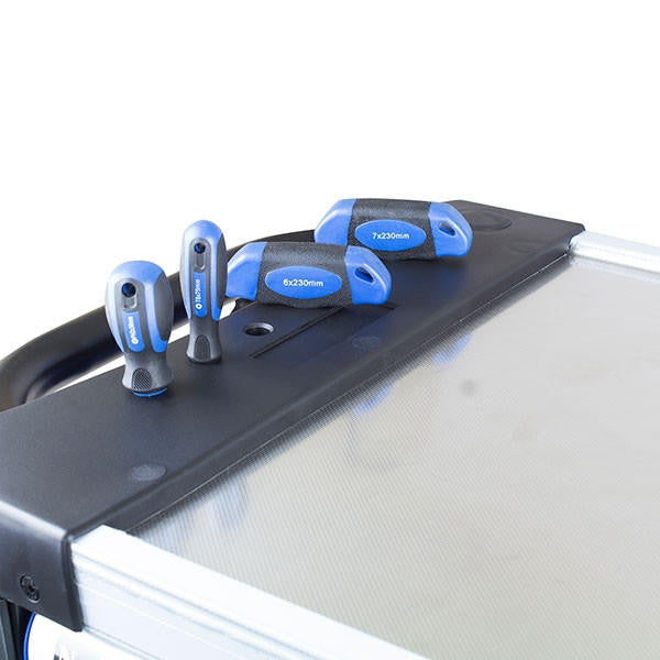 tool box on wheels