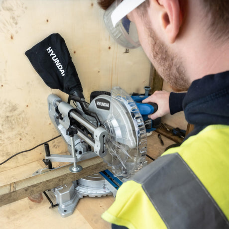 Woodcutting Mitre Saw