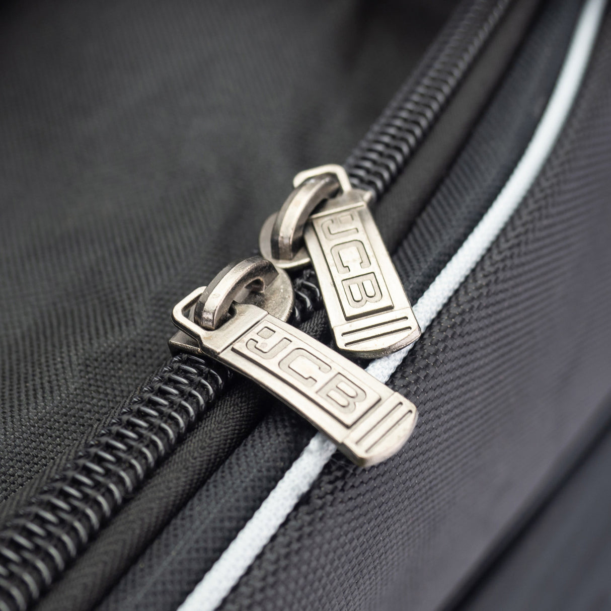 JCB 26" Trolly Handled Kit Bag | 21-18VKB