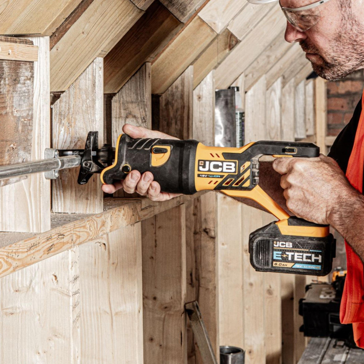 Cordless Reciprocating Saw Cutting Piping