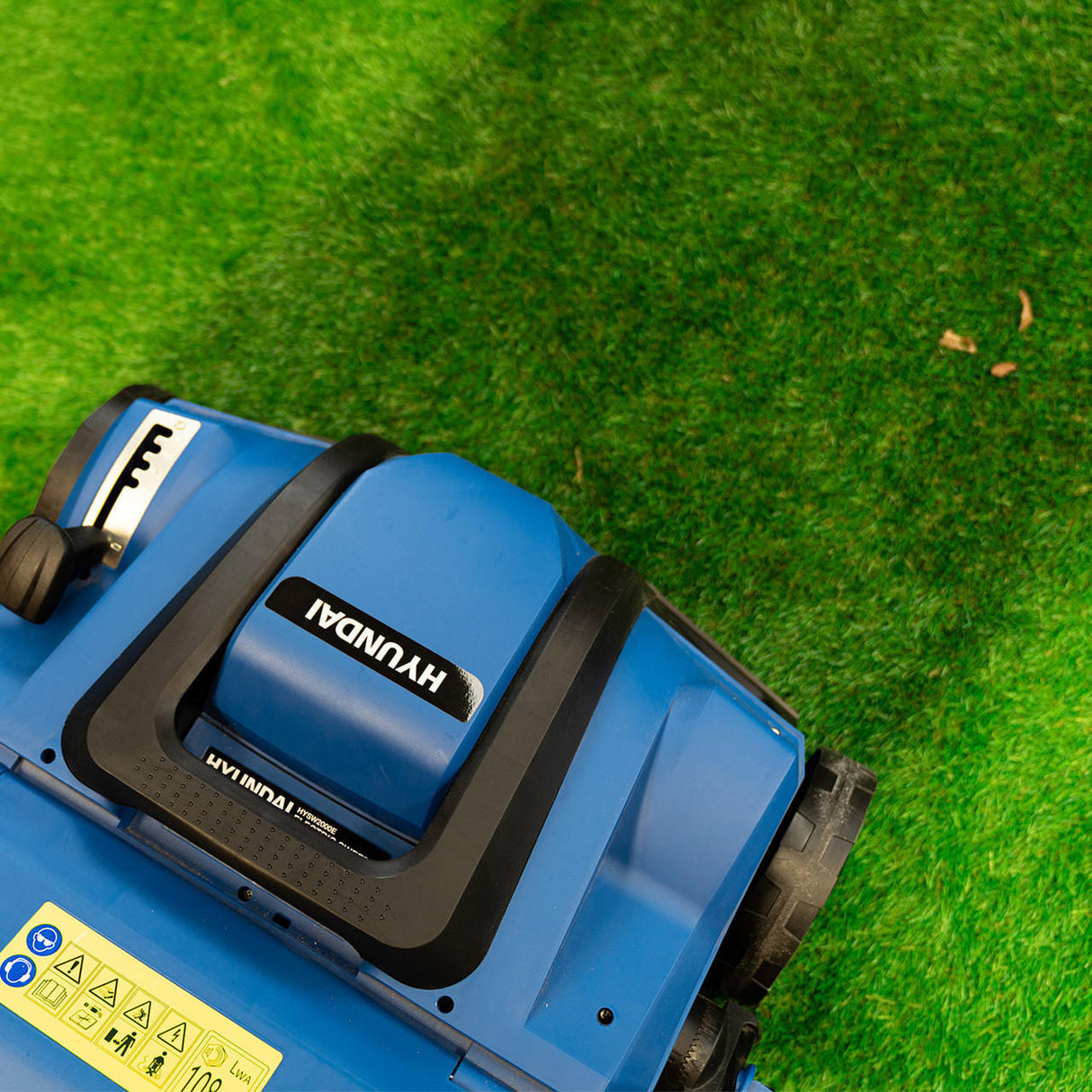 Create that perfect striped finish to enhance your lawn's look!