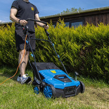 2 of 516
Hyundai 14” / 36cm 2 - in - 1 1600W Electric Lawn Scarifier and Aerator with 45L Collection Bag | HYSC1600E