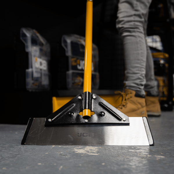 JCB 450mm 18’’ Long Handled Floor Scraper, Heavy-duty Spring Steel Blade | JCBSC13