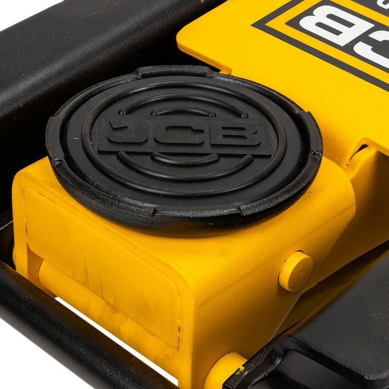 A controlled smooth descent system guarantees safety for you and your vehicle when lowering
A rubber pad protects the vehicle from scratches and deformations