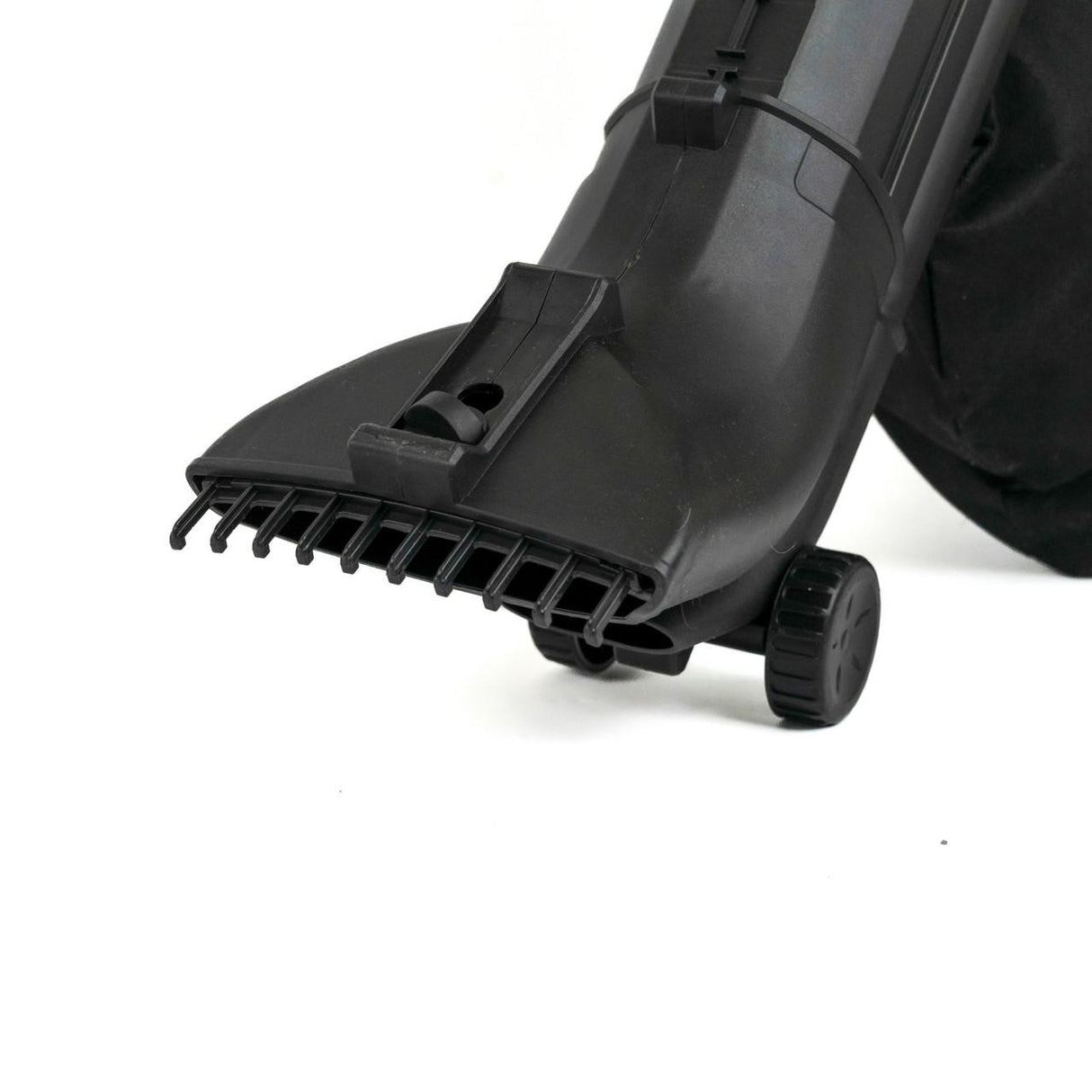 Year-Round Versatility – Ideal for grass clippings, snow clearing, and drying vehicles.