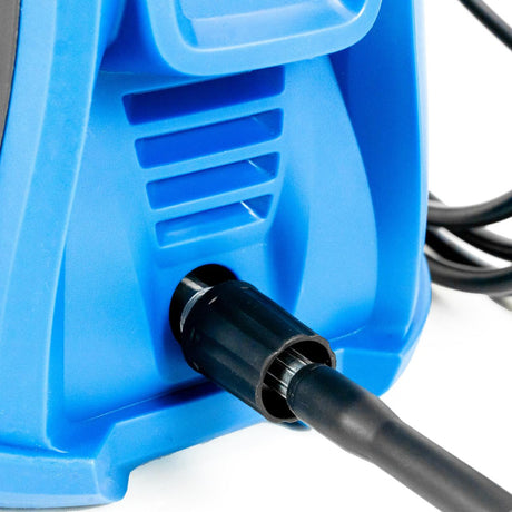 This pressure washer is designed with a 6m reinforced high-pressure hose, offering an extra-long reach. Combined with a 5m power cable, you have the flexibility to clean large areas without constantly changing sockets