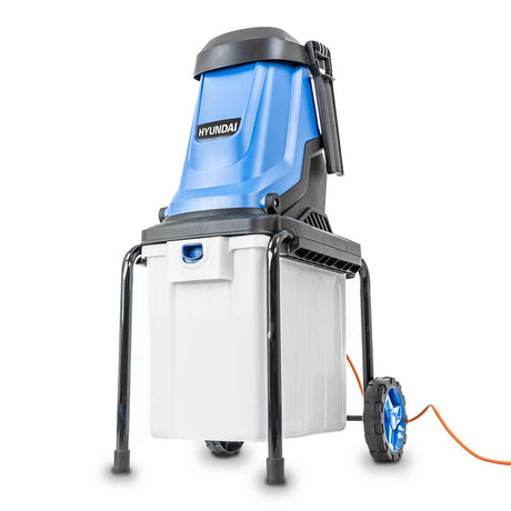 Powerful 3000W Hyundai motor: Makes shredding fast and easy