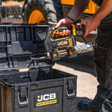 JCB Pro 18V Grease Gun, 300g/min Max Flow, 410 / 455g Capacity, Variable Speed, Up To 10,150psi Pressure (Bare Tool) | JCB-18PGG-VS