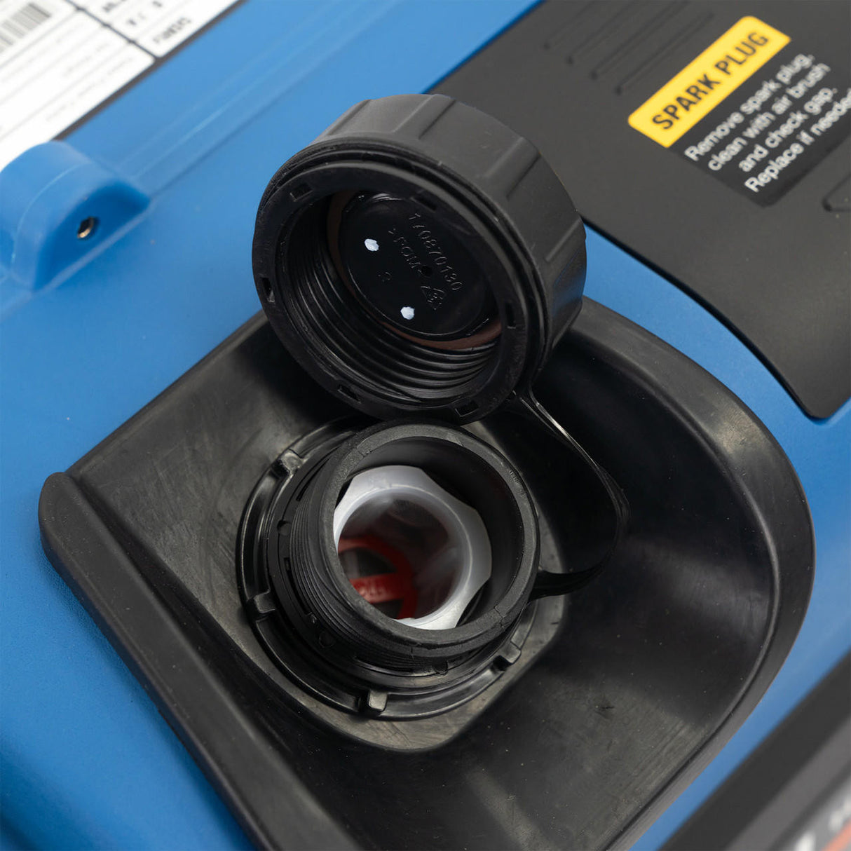 Hyundai 2200W / 2.2kW Petrol Inverter Generator, Electric Start, Pure Sine Wave Output, Lightweight, Quiet Running | HY2250SEi